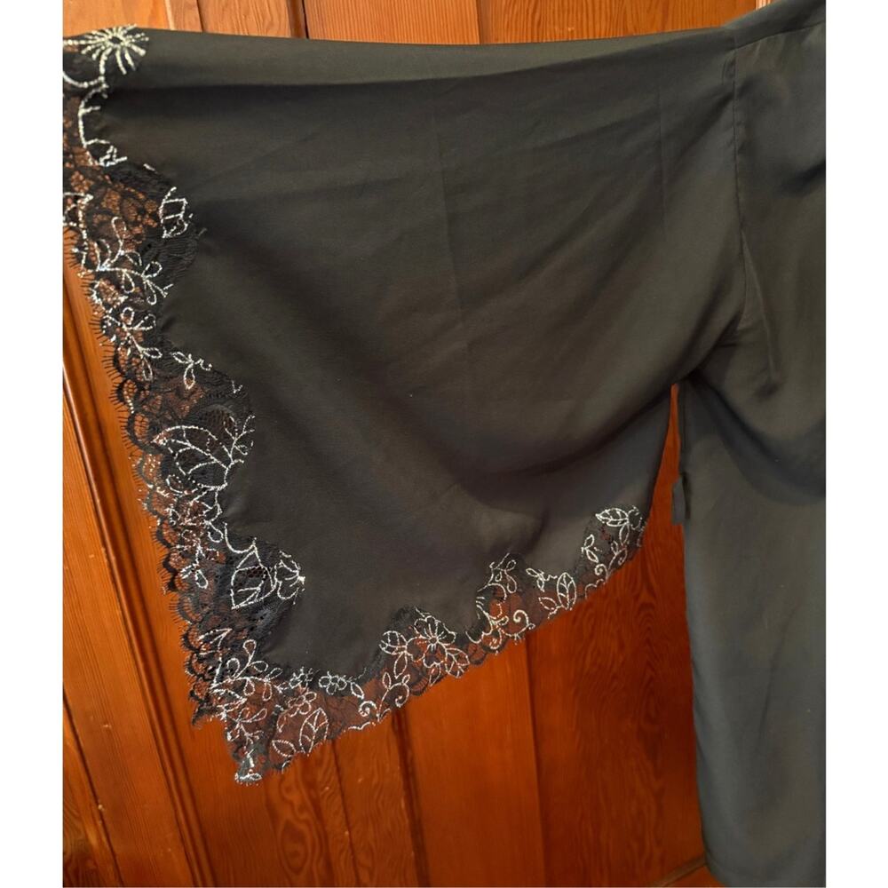 VTG Frederick's of Hollywood Black Kimono Robe S Silver Floral LaceTrim Y2K Goth